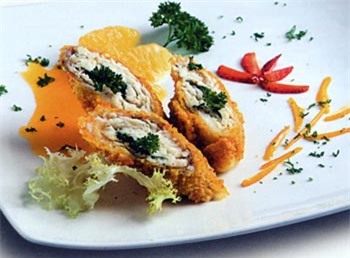 Thực đơn bữa tối: Cá basa cuộn sốt cam | anchoiodau.com